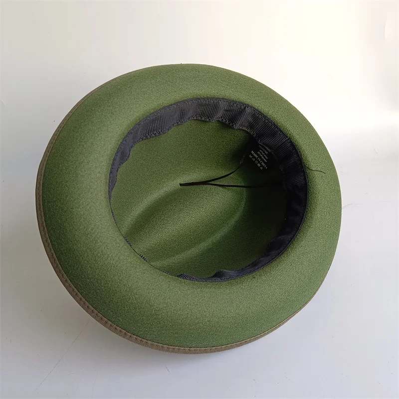 Chapeau de burger pour hommes 13 couleurs avec plume et bande élastique nouveau style chapeau fedora unisexe noeud papillon pour hommes chapeau en feutre doux fedora pour femmes