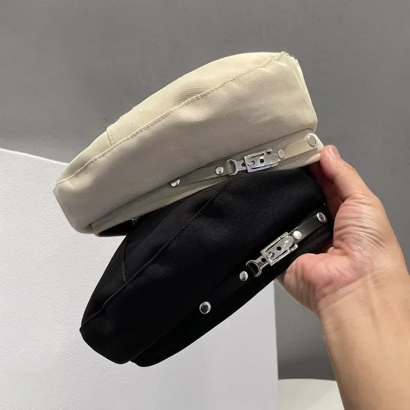 Spring and Autumn Beret Women's Metal Buckle Beret British Retro Painter's Hat Elegant Accessory Fashion DESIGNERS Caps