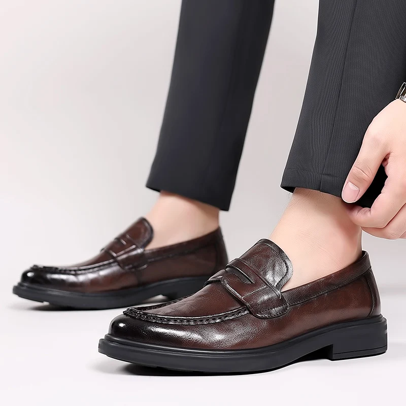 Mocassini classici in stile britannico da uomo con suola spessa in vera pelle Business scarpe formali in pelle per adulti scarpe Casual con tacco basso di marca