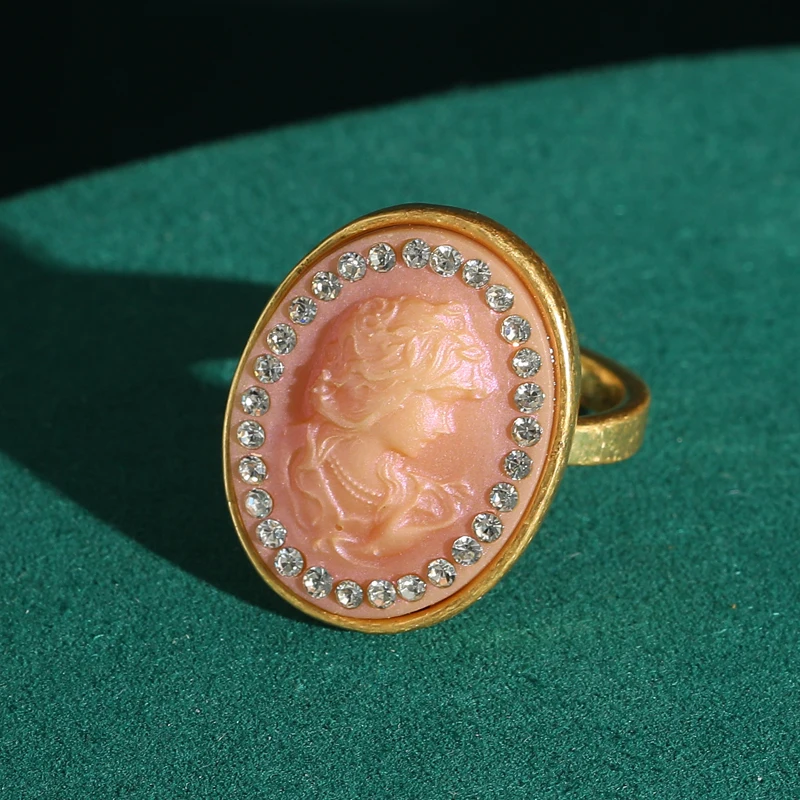 

Pink Ring Stone Oval Relief Beauty Portrait Vintage Jewelry Luxury Designer Woman Rhinestones Gold Color Valentine Day Gift 2025