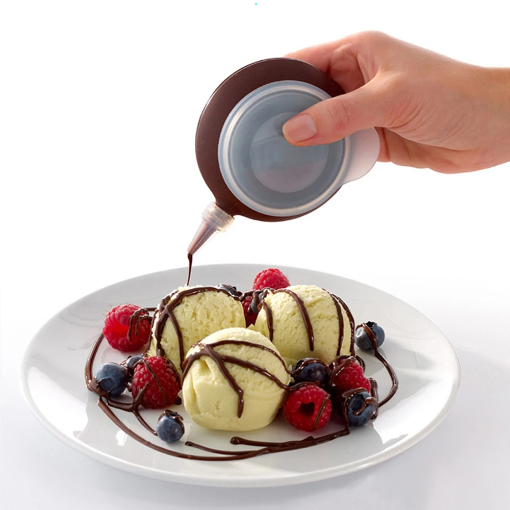 Silicone piping tool, chocolate jam extruder with 5 piping nozzles, macaron, cream, chocolate