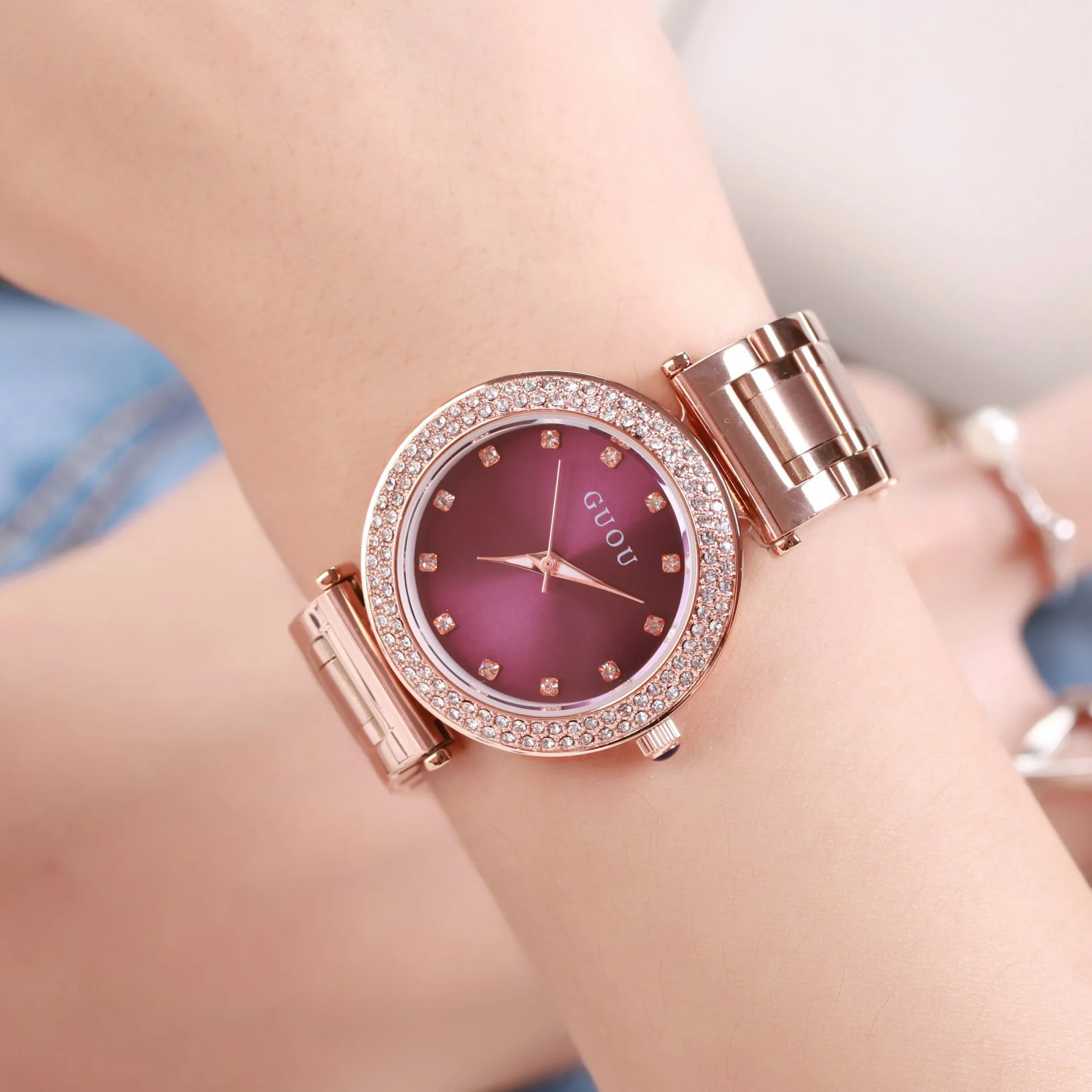 Relógio de moda feminina, design elegante e minimalista, com strass, novo modelo para 2026, relógio selecionado de alta qualidade.