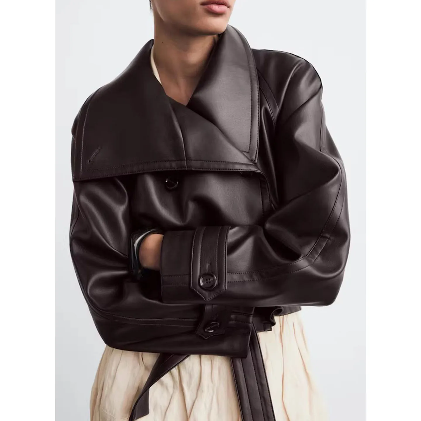خريف جديد المرأة طويلة Sve الوقوف طوق بولي Leather تأثير الجلود ort Jaet معطف مع حزام Faionable سليم صالح تخفيف Sle