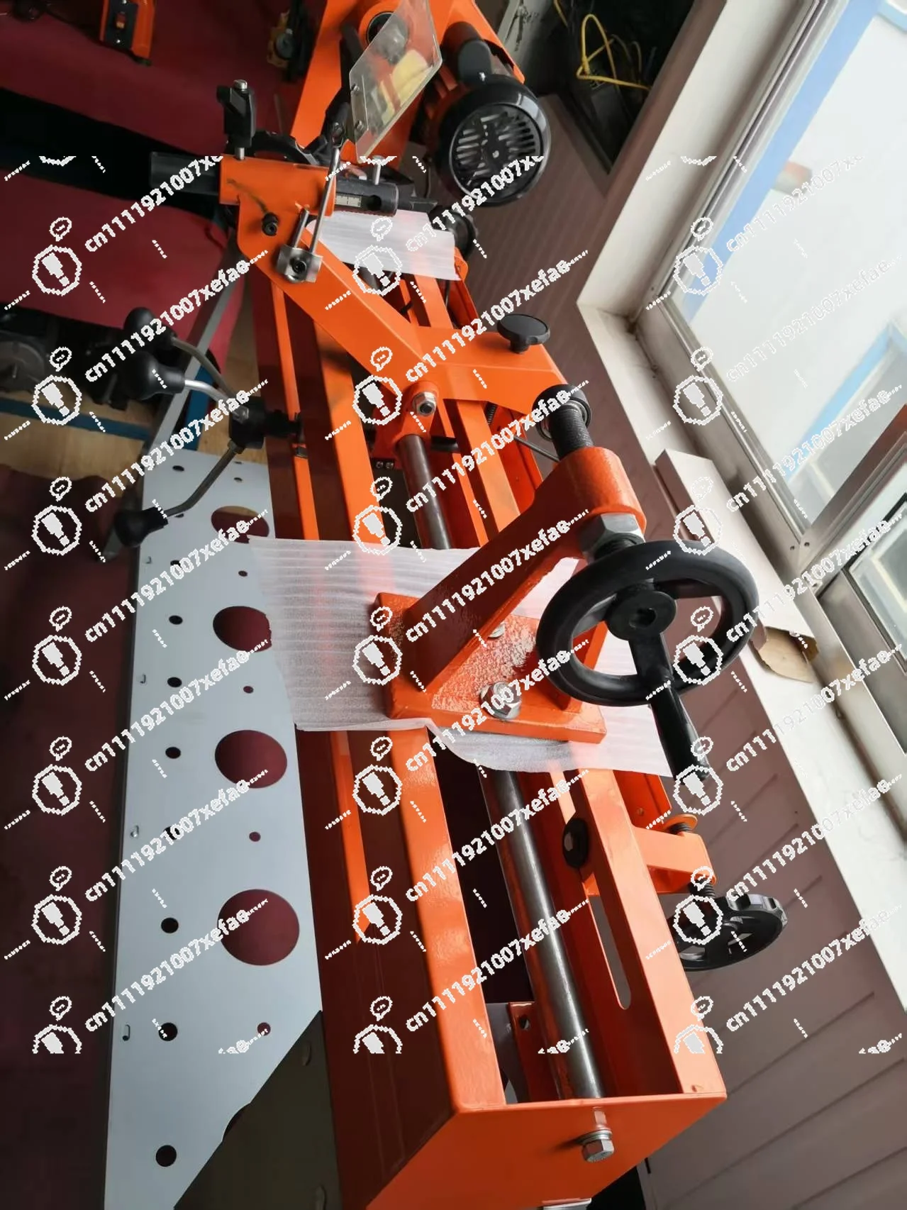 WL1000GV 750W Mini Household Woodworking Lathe for Cutting Wood with Low Price for Workshop High Quality Products