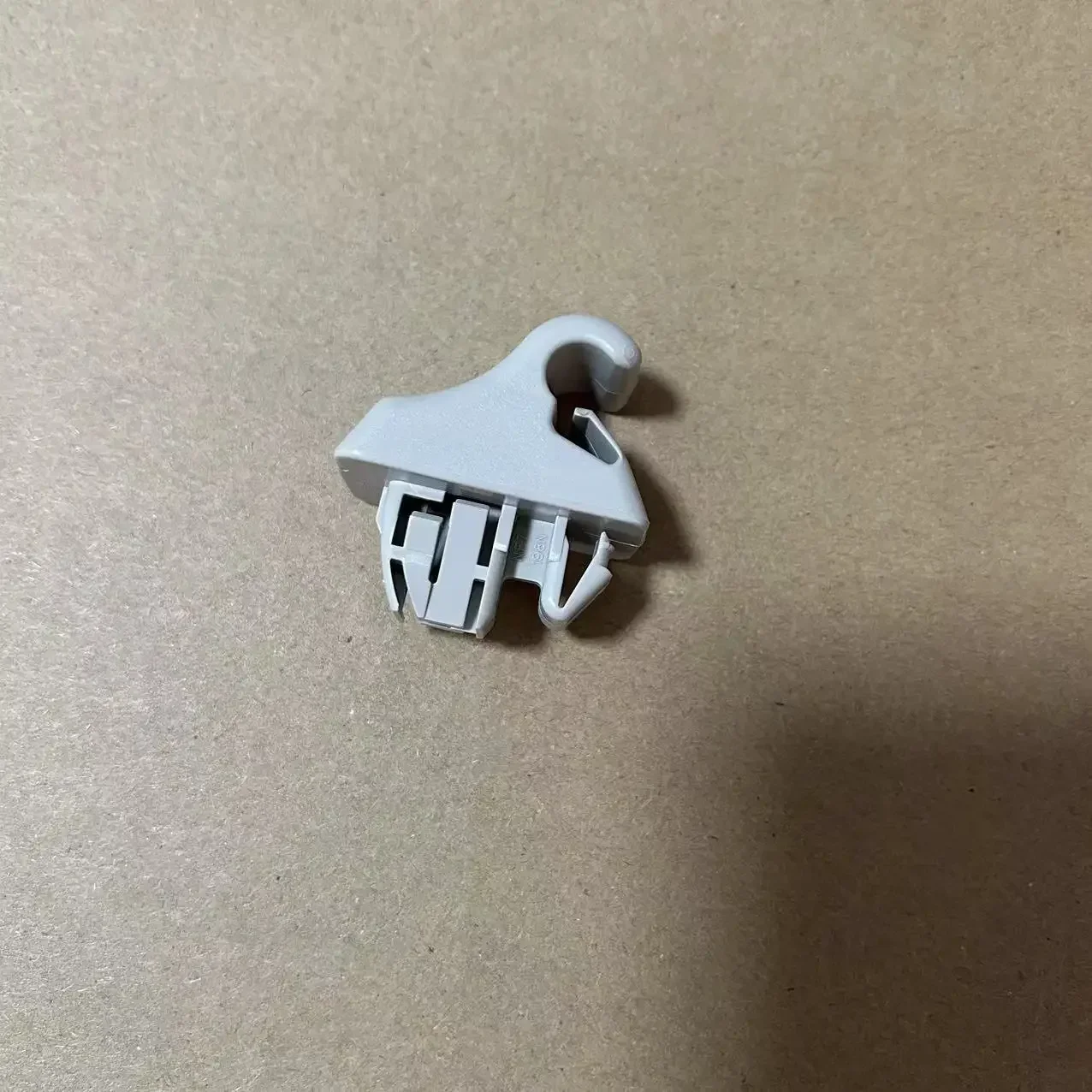 For Mitsubishi Pajero Montero V73V75V77 V93 V97 Car Inner Sun Visor Hanger Hook Clip Bracket Buckle Sun Visor Clip Hook Holder