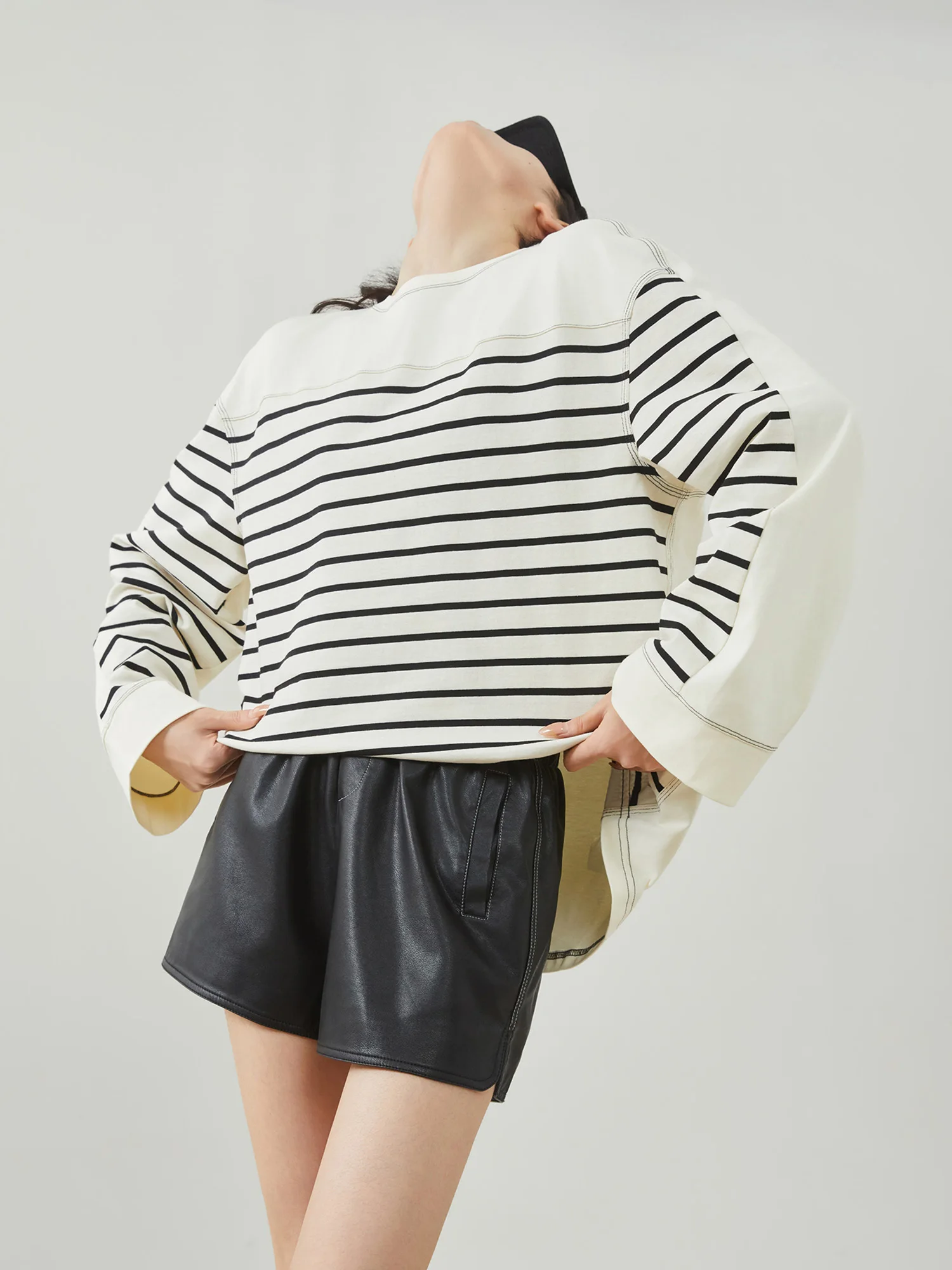 

Женская свободная толстовка с длинными рукавами и круглым вырезом, тонкая верхняя одежда, базовый слой, черно-белые полосы, пэчворк, корейский стиль