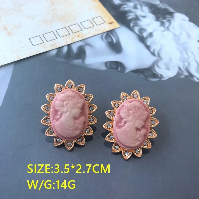 Victorian Crystal Rhinestones Cameo Vintage for Women Queen\'s Cameo Beauty Head Ear Stud Accessor Girl Gift 2023 New