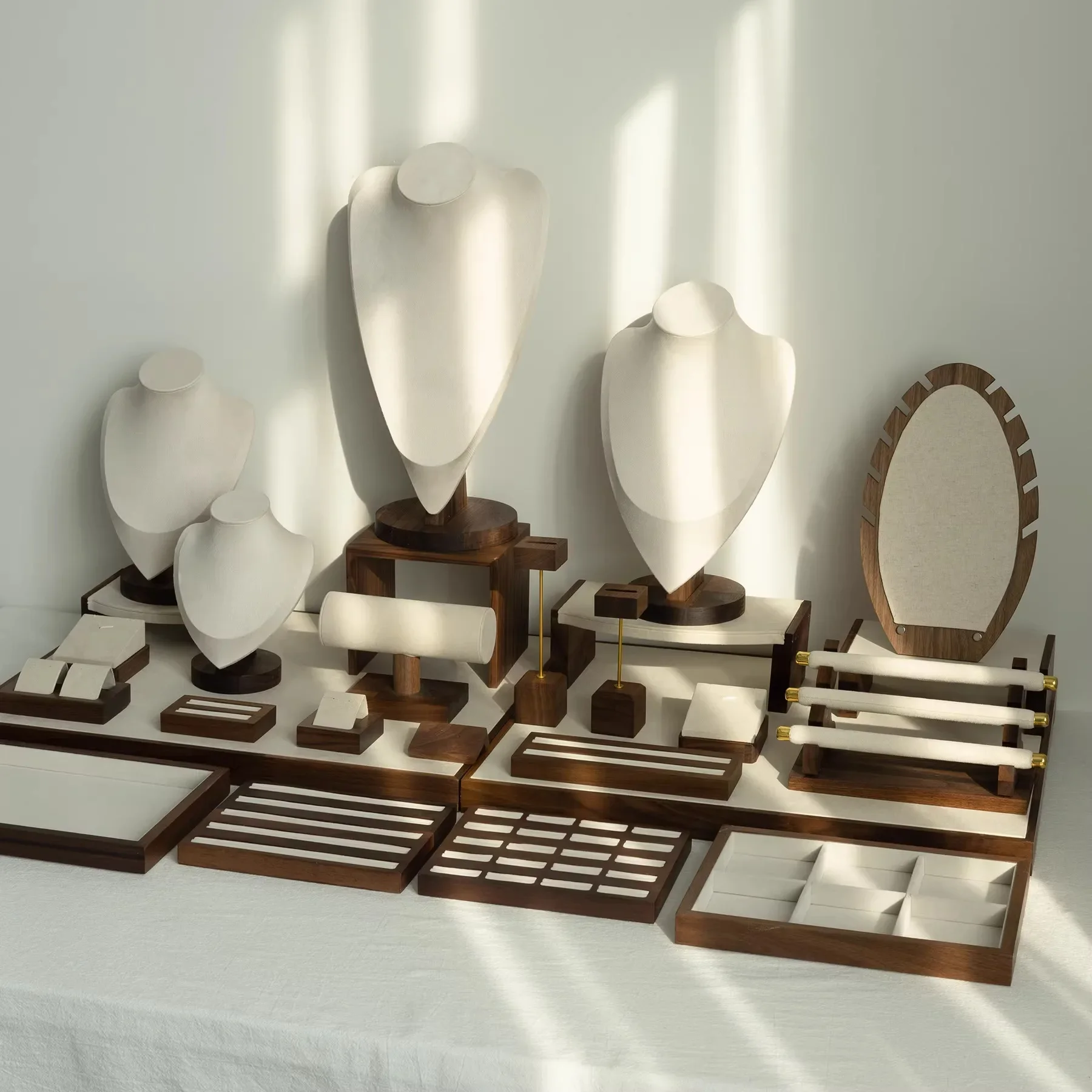 Walnut Jewelry Display Stand Model Neck Necklace Hanger Jewelry Ring Bracelet Bazaar Store Display Ornament