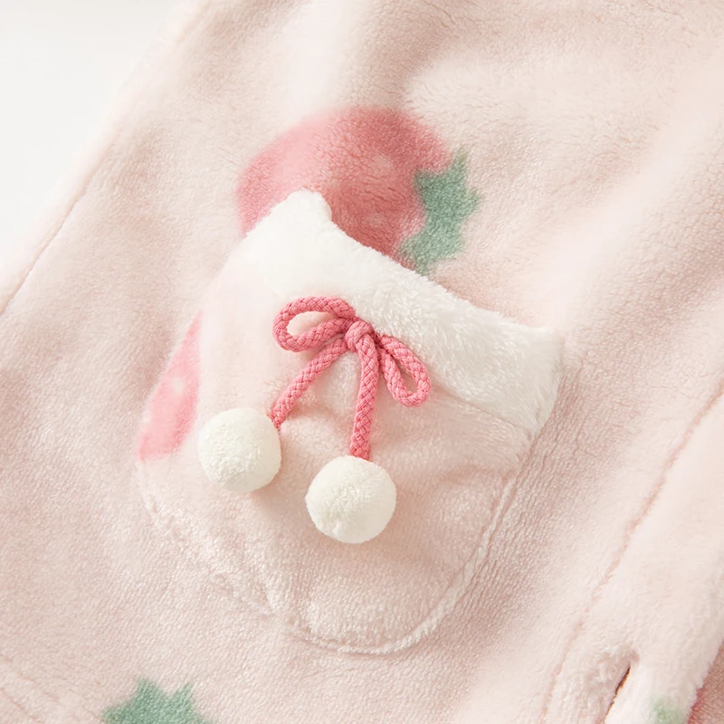 Dave Bella Children Warm Pajamas Set Winter Girl Sleepwear Strawberry Print Baby Nightwear Kids Pyjamas Set DB4224614