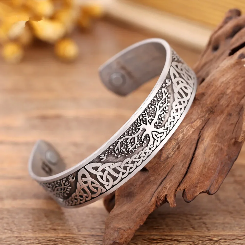 Skyrim Tree of Life Stainless Steel Zinc Alloy Magnetic Open Bracelet for Men and Women Fashion Retro Jewelry Gift New 2024