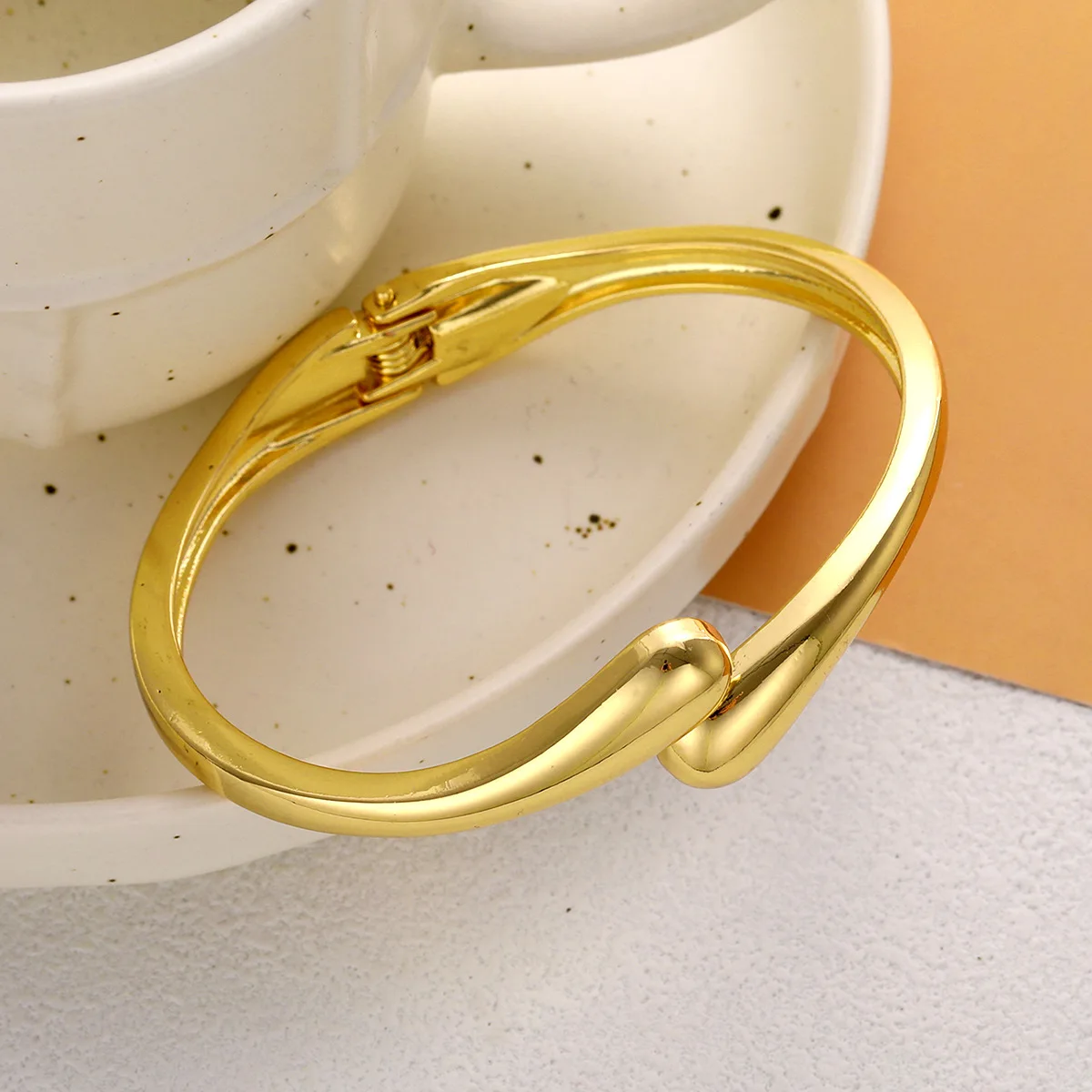 Einfaches, tropfenförmiges Armband für Damen, kreatives Design in Gold- oder Silberfarbe, verstellbar, offenes Armband, modischer Schmuck für Mädchen. – Detail 8