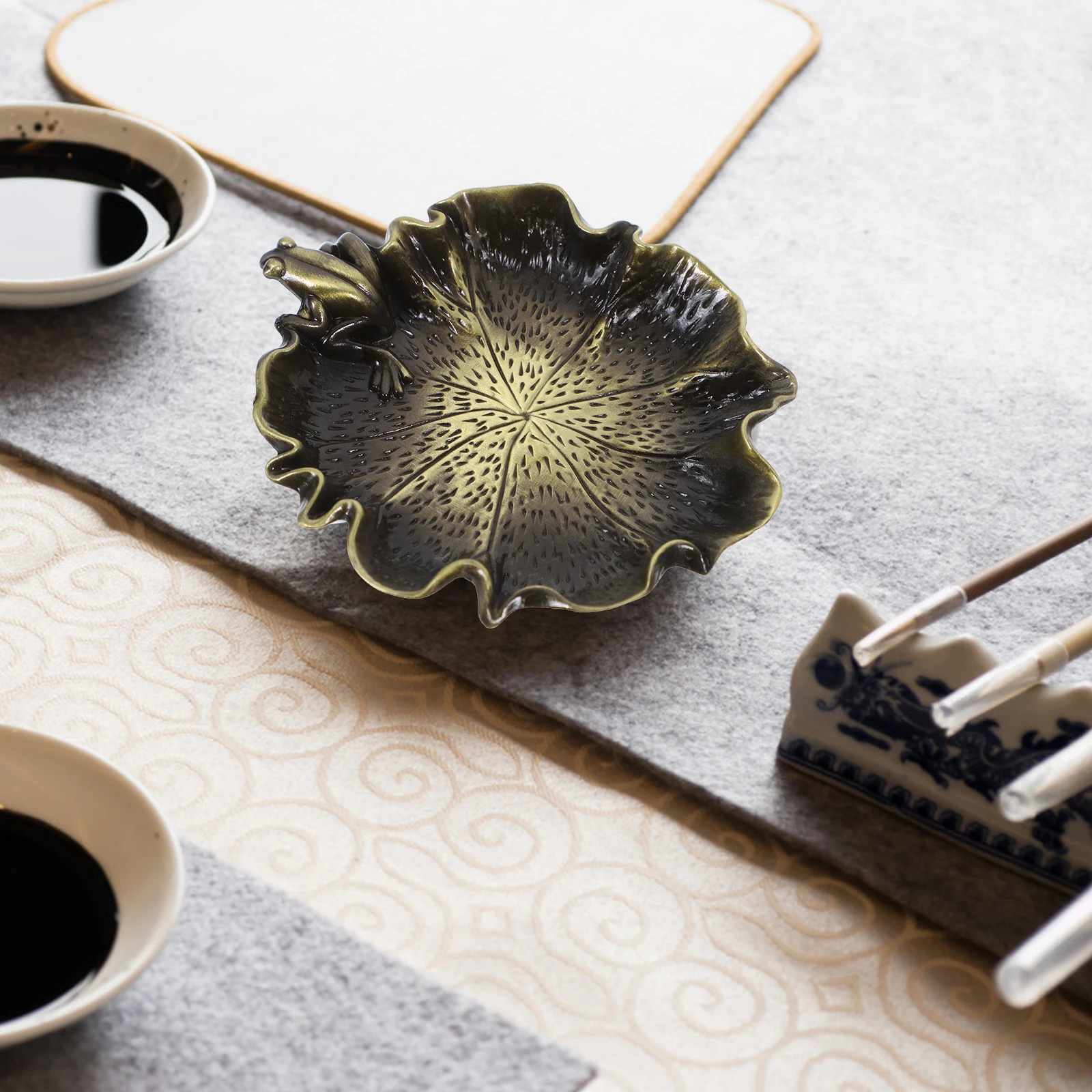 

Portable Lotus Leaf Frogs Inkwell Copper Ink Dish Plate for Calligraphy Brush Holder Desktop Decorative Stationery Set Accessory