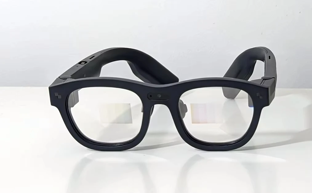 TCL RayNeo X2 binocular full-color wireless AR glasses AI-assisted translation commands activate multiple languages