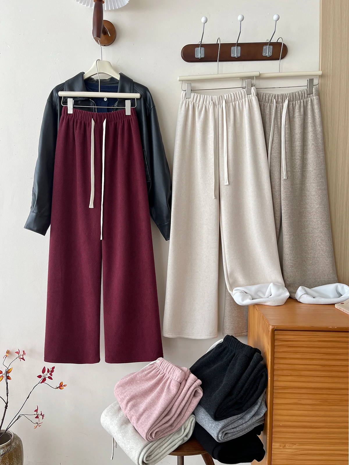 

Women's Autumn Winter Fleece Lining Thick Warm Wide Leg Pants Lady Casual High Waist Elastic Waist Straight Loose Pants
