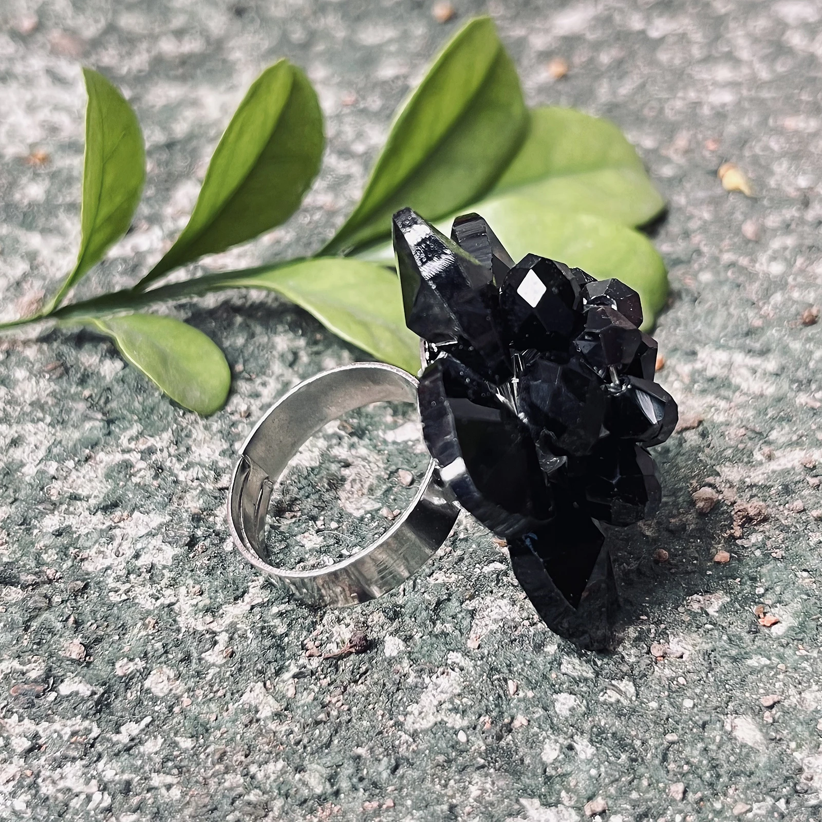 Hand Woven Black Heart-shaped Leaf Flower Crystal Fashion Adjustable Ring For Women Or Girl