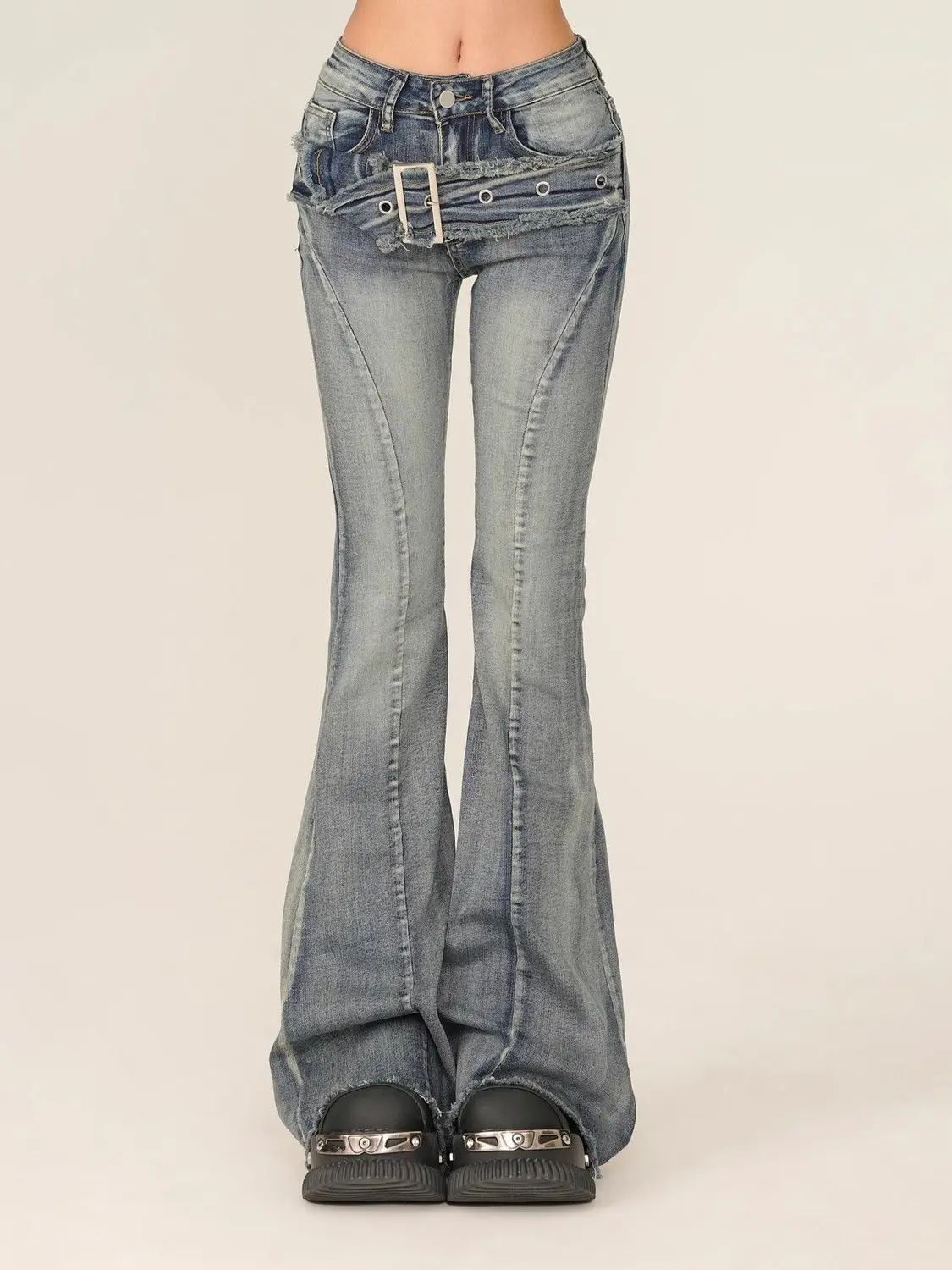 Jeans micro-flare retrò da donna 2025 Autunno Streetwear Cintura con setole Pantaloni vintage slim Pantaloni in denim dritti da strada