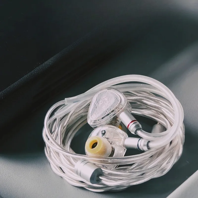 Drive in-ear earphones, high-quality sound quality, comfortable wearing wired earphones