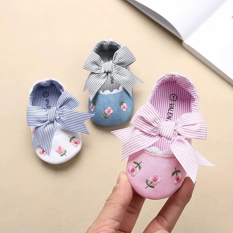 

Baby shoes baby girl bow flower embroidery baby girl shoes walker baby walker 0-18 months
