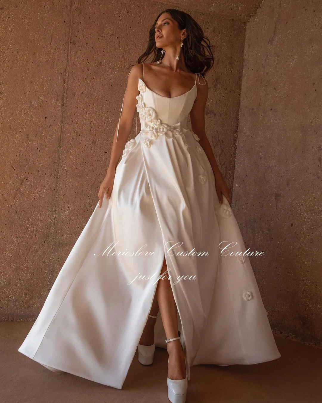 Merioslove Boho Wedding Dresses Spaghetti Straps 3D Flowers Sleeveless Side Split A-Line Bridal Gowns Beach Bride Dress 2024