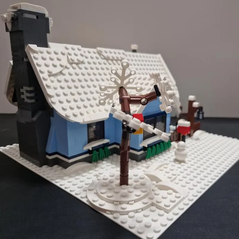 

MOC Winter Cabin Model - Small Particle Assembly Toy Building Blocks 896pcs - Suitable for Christmas Use - Creative Holiday Gift