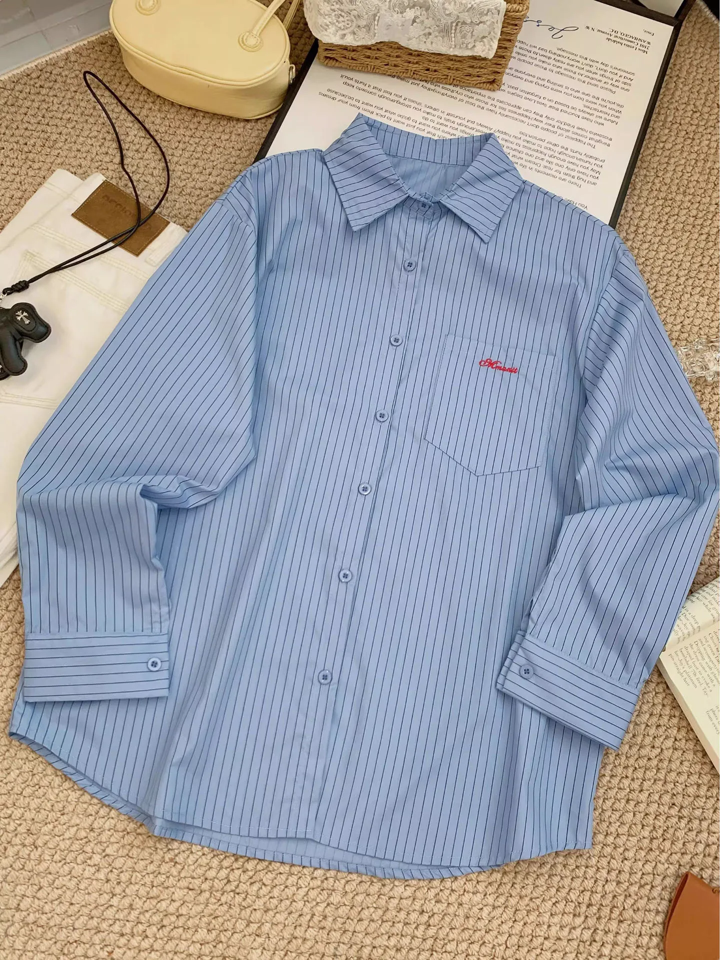 

Корейская женская блузка с длинным рукавом, вышивкой букв, тонким дизайном, новая весенняя модель, в полоску, с отложным воротником, модная повседневная