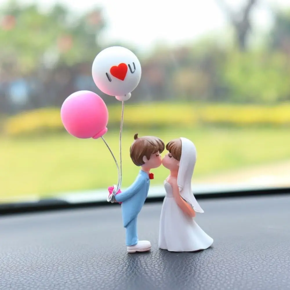Get Married Car Ornaments Kiss Balloon Wedding Dress Cartoon Couples Model Toys Cute Creative Kiss Balloon Action Figure