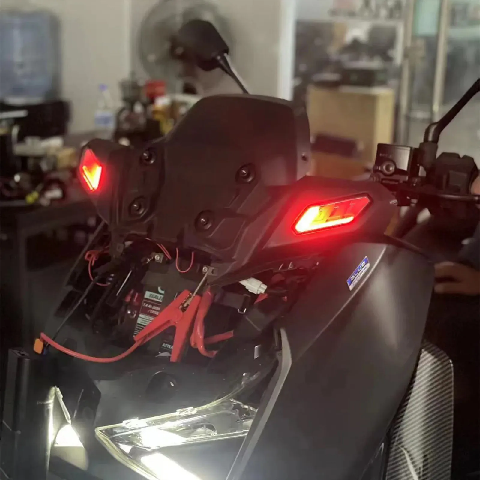 

Для Yamaha XMAX 300 2023 2024, модифицированные указатели поворота для мотоцикла в сборе, дневные ходовые водяные огни, аксессуары для мотоциклов