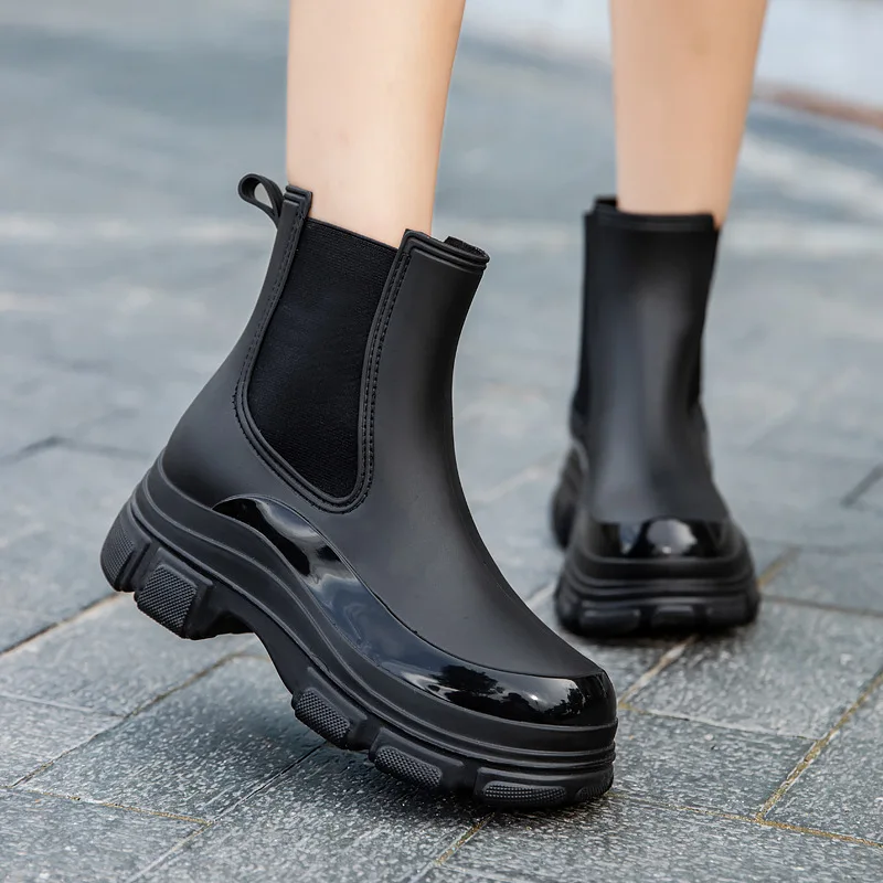 

Thick Soled Waterproof Anti Slip Women's Rain Shoes Korean Outdoor Fashion Work Shoes Four Season Black Durable Women's Boots