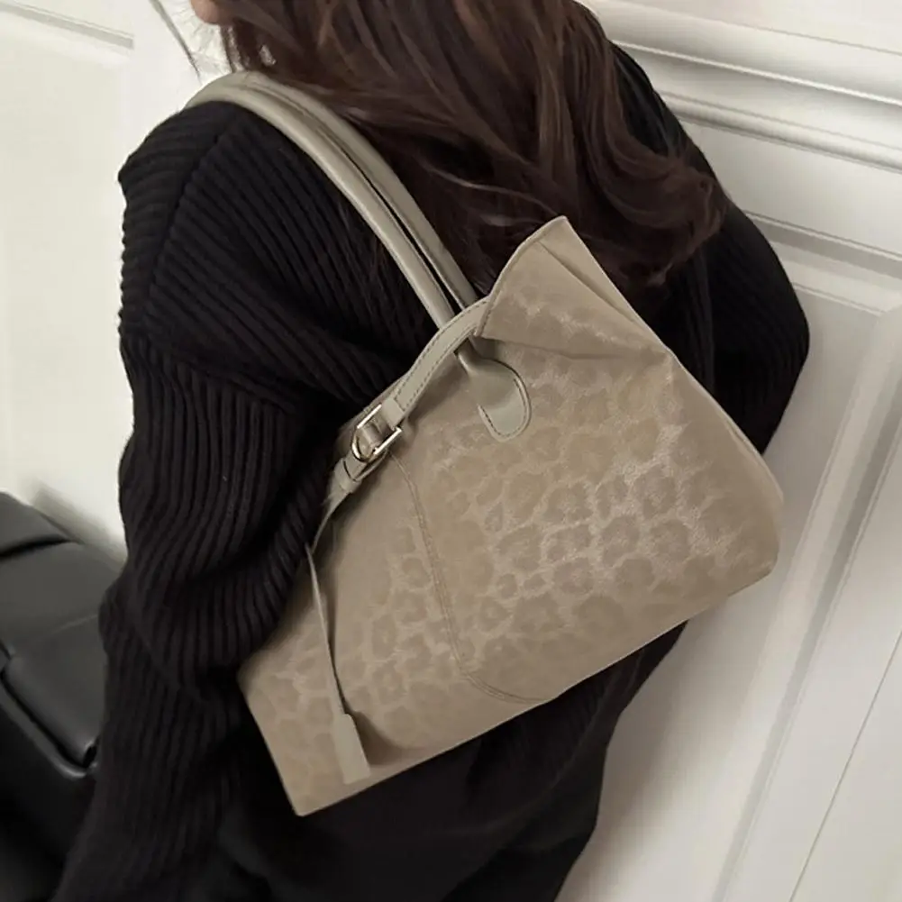 Leopard Shoulder Bags for Women Large Capacity Luxury Tote Commuter Bags Vintage Cross-Border New Style Bag Versatile Sensation