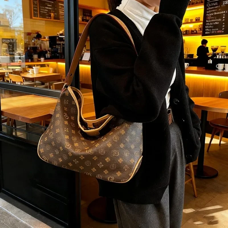 Chic Effortless Diaper Bag One Shoulder Baby Care Concert Trip Mom Exquisite Versatile Sophisticated Chic Practical Parenting