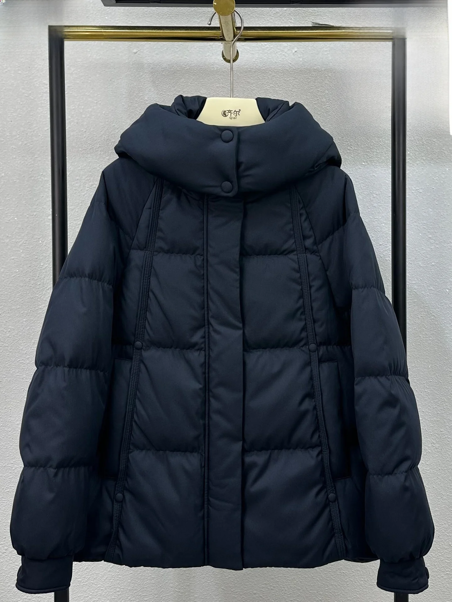 

Новая зимняя женская пуховая куртка больших размеров, белая, свободного кроя, утепленная, со съемным капюшоном, модная, из полиэфирного волокна