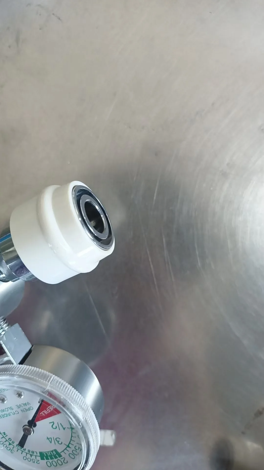 With Handwheel Africa Style  Oxygen Regulator Bullnose Input Connector and BS Quick Adaptor