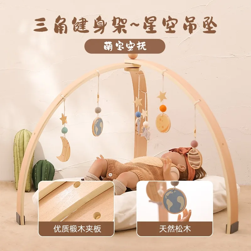ginnastica-per-neonati-in-legno-con-ornamenti-a-forma-di-stella-luna-e-terra-arco-attivita-e-tappetino-gioco-per-lo-sviluppo-sensoriale