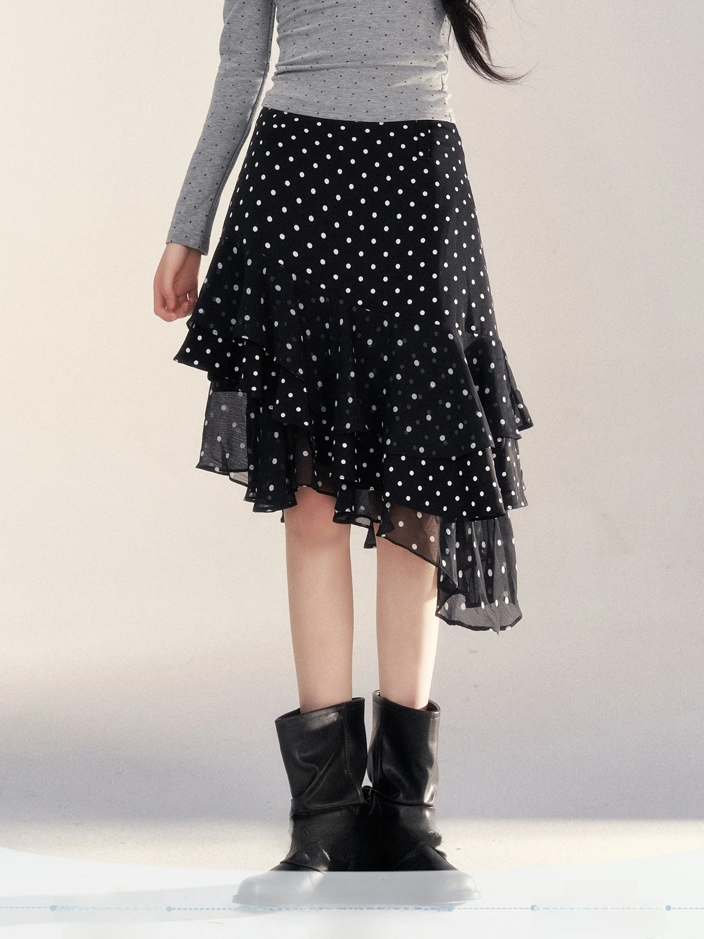 

Black Asymmetrical Polka Dot A-Line Skirt Women's Spring 2026 High Waist Commute Style Korean Version Standard Fit
