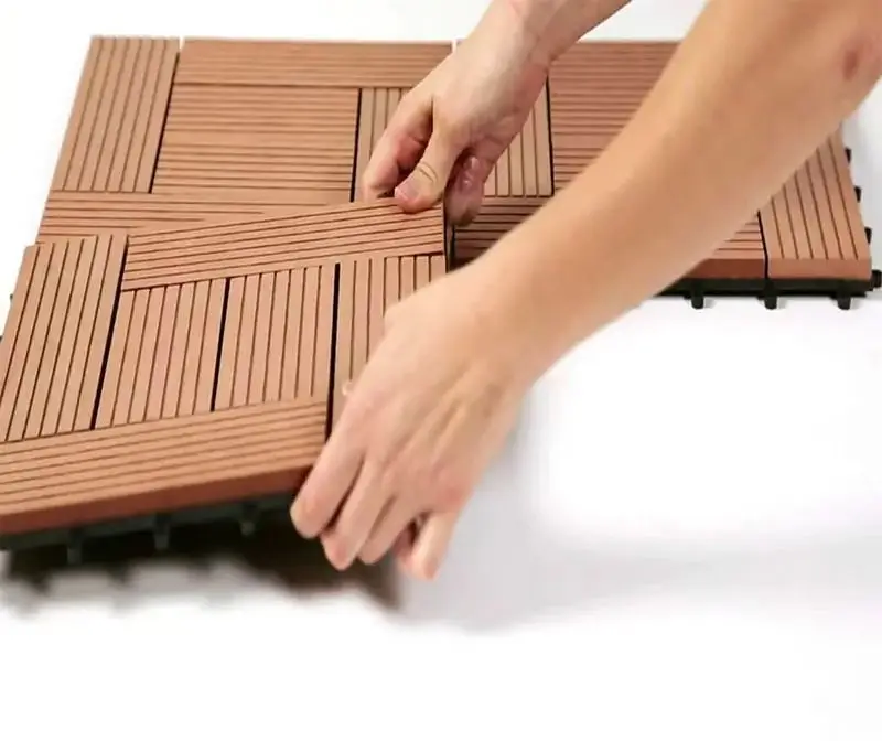 Piso de madera laminado de madera de la baldosa de cubierta cuadrada entrelazada impermeable WPC