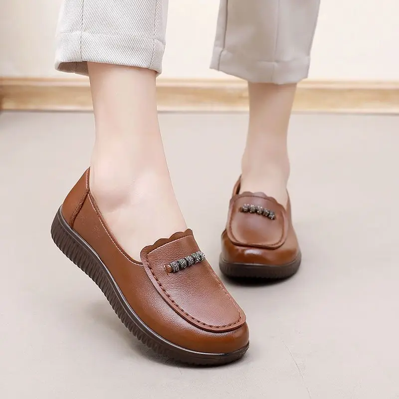 

Top Quality Elderly Mom Flat shoes female Sneakers Woman Leather Slip-on Loafers Ladies Autumn Footwear