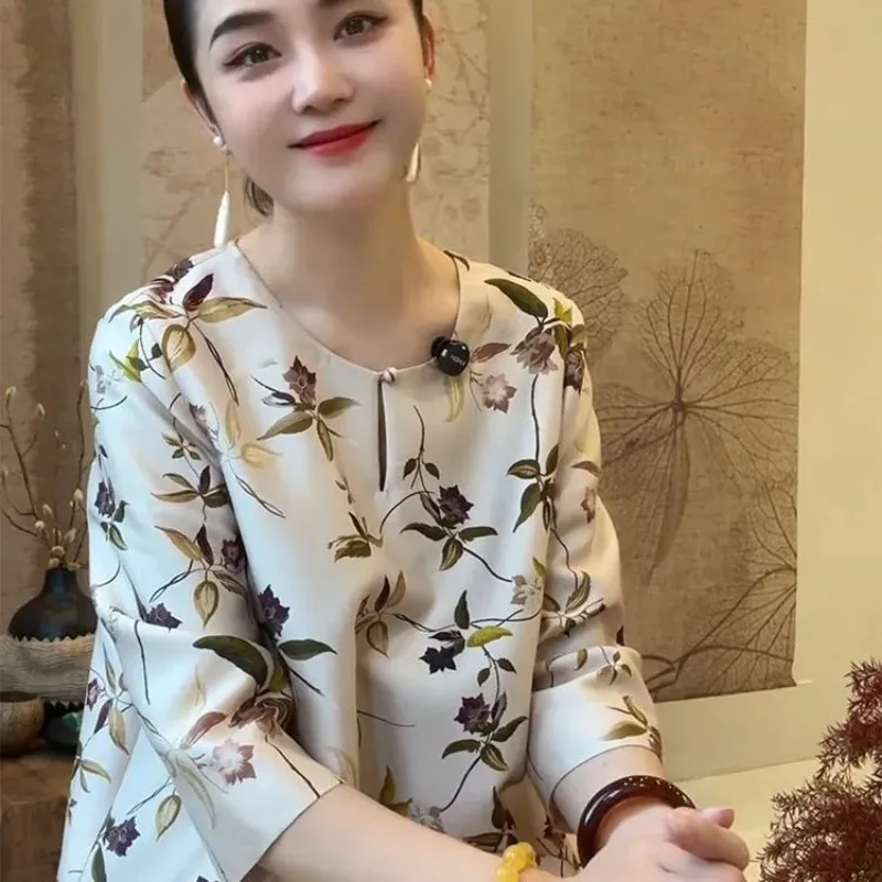 

Женская бежевая блузка с цветочным принтом в китайском стиле, с круглым вырезом, рукавом 3/4, свободного кроя, элегантный осенний топ