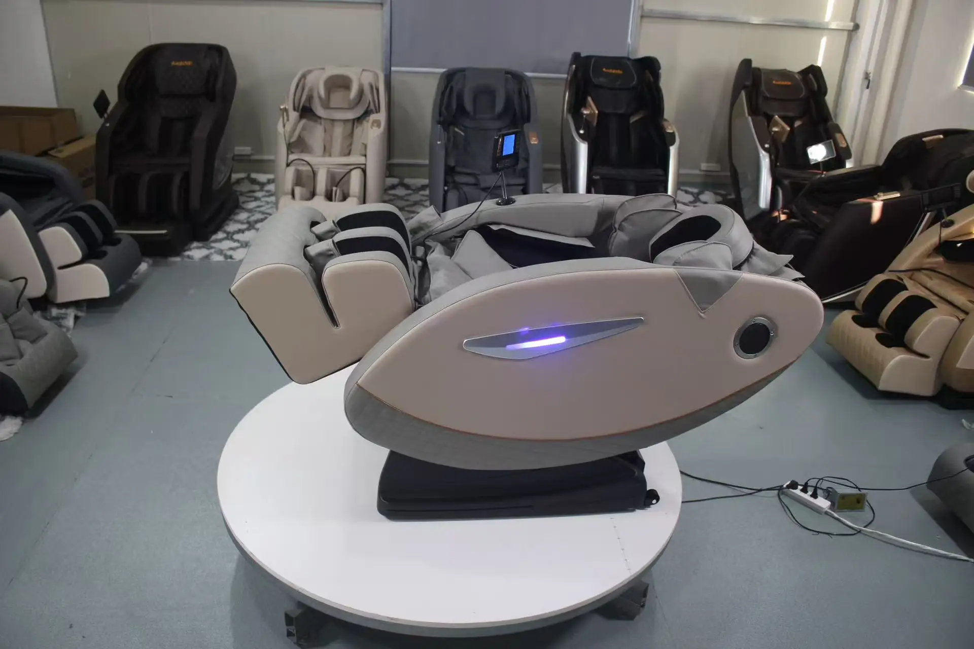 

2025 4D Relaxation Massage Chair Full Body Zero Gravity SL-Track Shiatsu Massage Recliner Chairs with Bluetooth Speaker AI Contr