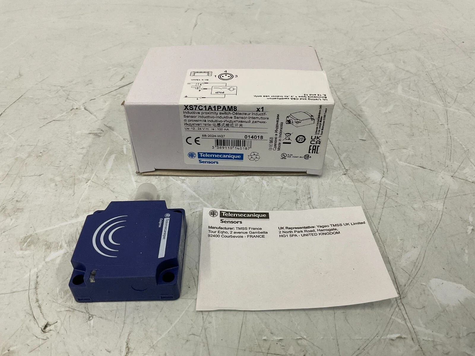 xs7c1a1pam8-capteur-inductif-xs7-40x40x15-pbt-sn15mm-1224vdc-m8