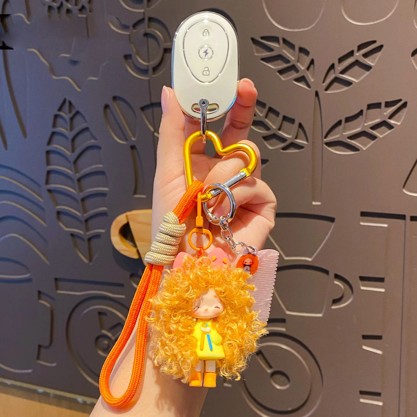 Sweet Multi-Style Girl With Frizzy Hair Doll Keychain Girl Comb Curly Hair Keyring Pendant Strap Lanyard Bag Keyfob Accessory