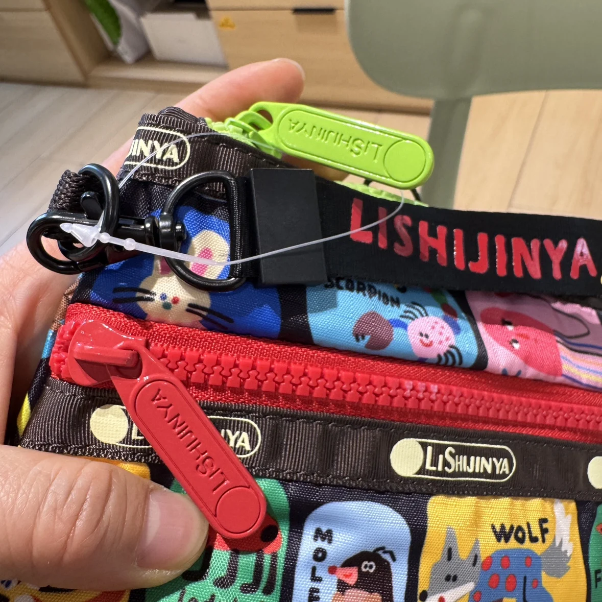 

LOGOliijinya Small Printed Handbag Multi-Color Mobile Phone Bag for Women Trendy op And Walking Bag Casual Nylon Fabric