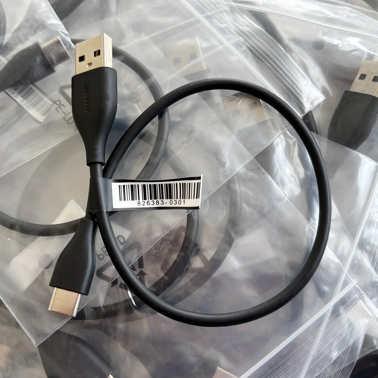 para-fones-de-ouvido-bose-pretos-de-30-cm-usb-a-para-usb-c-826383-0301-porta-c-com-cabo-de-alimentacao-de-dados