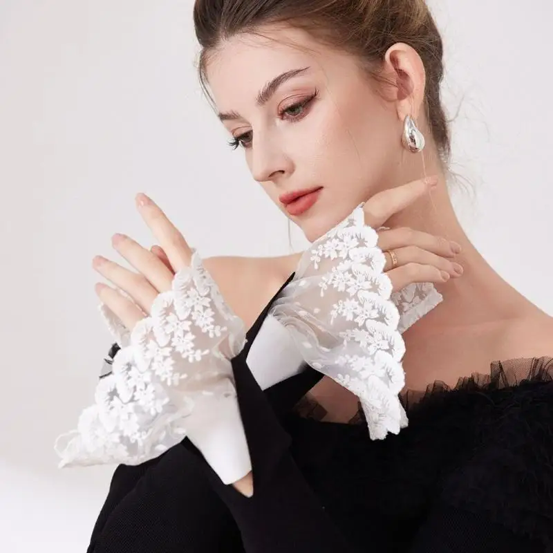 39bb-女性レース手首カフス、ドレスアップスタイリング用の薄手の花柄ディテール付き