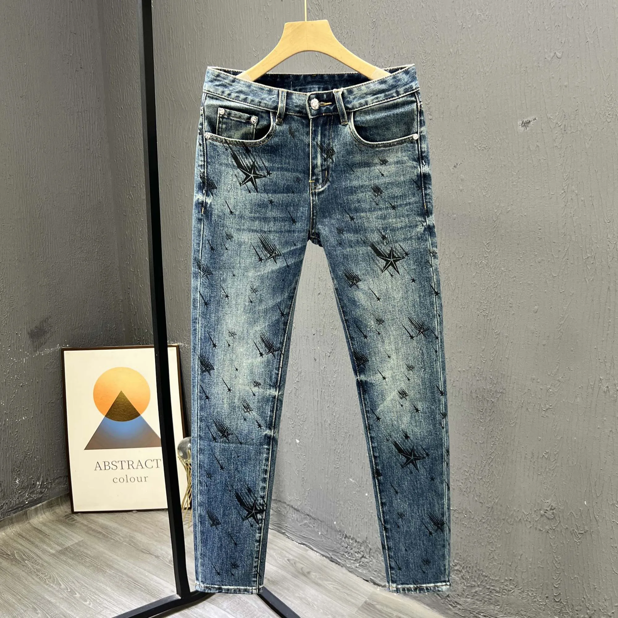 

Элитные мужские джинсы с принтом, зауженного кроя, модные, универсальные, с эластичными манжетами, для повседневной носки