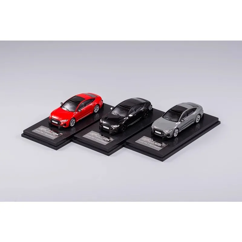 

1:64 RS7 C8 Спортивный костюм Thug, модель из сплава