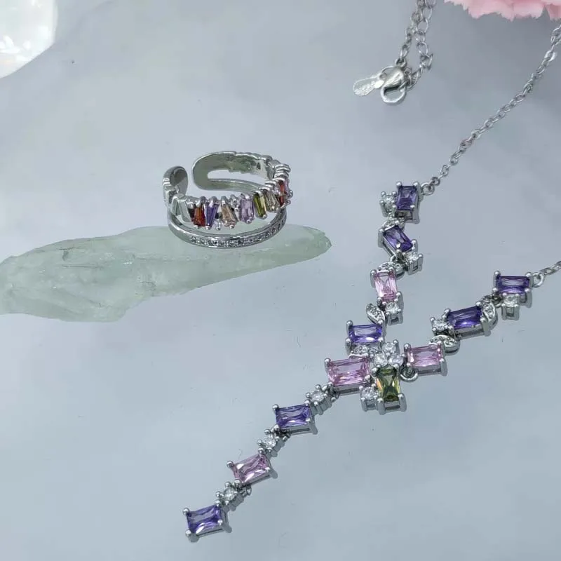 Colliers géométriques couleur argent pour femmes, incrustation de pierre de Zircon rose violet brillant, bijoux à la mode, cadeau de soirée, nouvelle collection