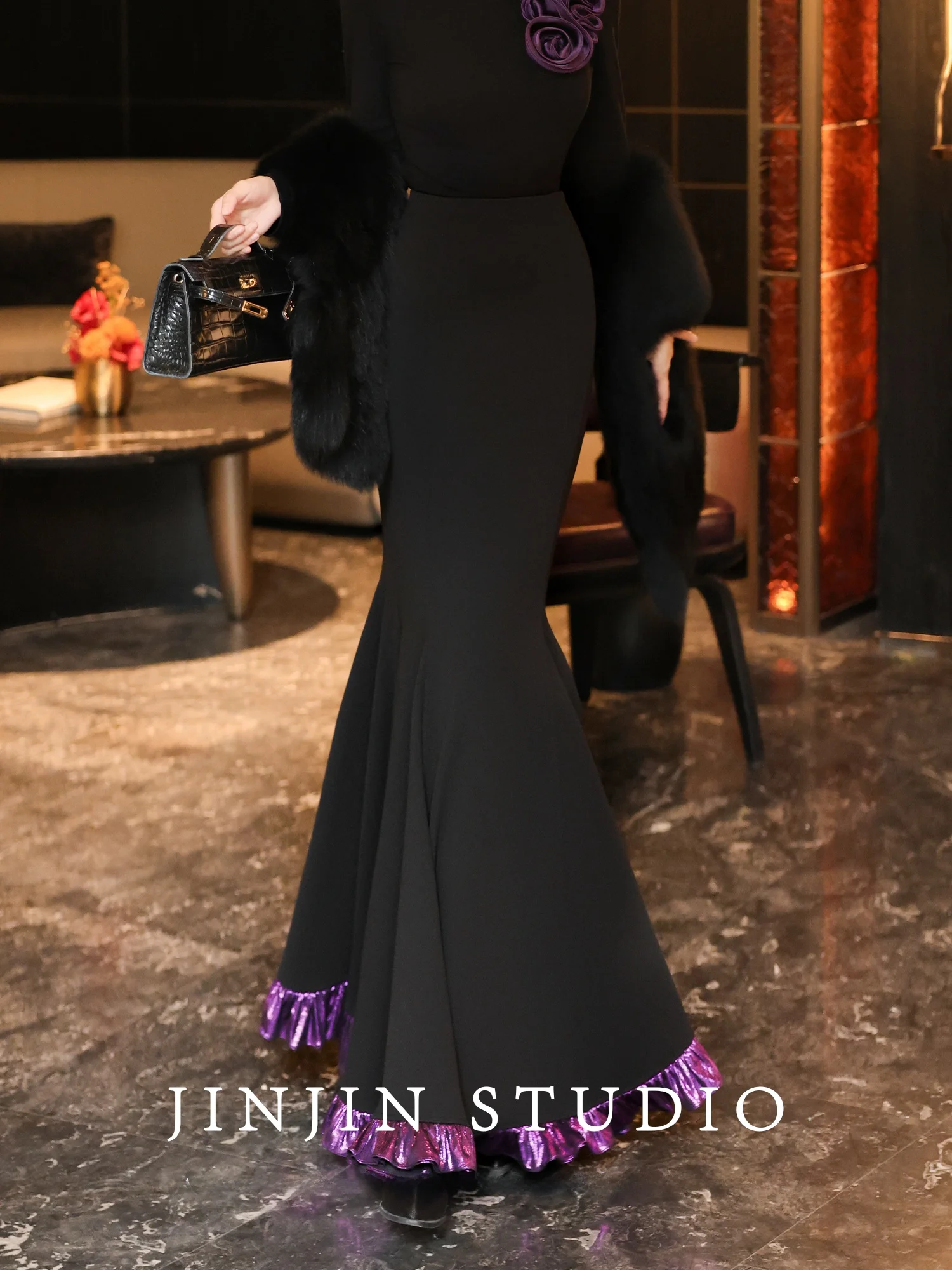 

Юбка оригинального дизайна с подолом в форме лотоса и узором в виде рыбьего хвоста, повседневная, из невыцветающего полиэфирного волокна.