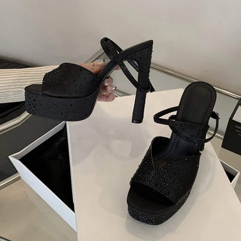 Liyke moda strass tacchi alti sandali sexy da donna cinturino alla caviglia in seta di cristallo punta quadrata femminile scarpe con plateau robuste nere