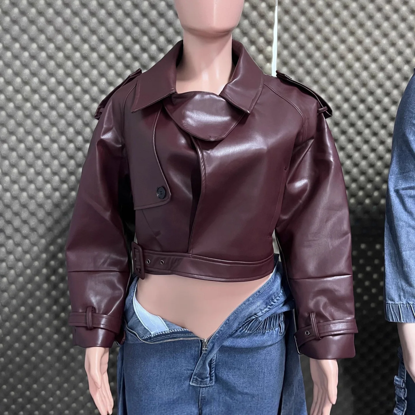 

2025 Autumn New Women's Clothing Fashion Simple Retro Locomotive Style Jacket Lapel Long Sleeve Short Coat