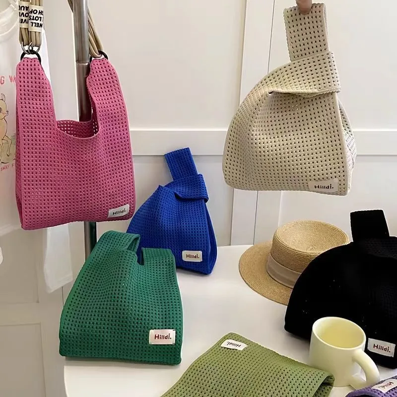 

2026 Women Vintage Top-handle Bags Simple Hollow Knit Handbag for Women Shoulder Bag Vest Bag Open Wool Bag Causal Shopping Bag